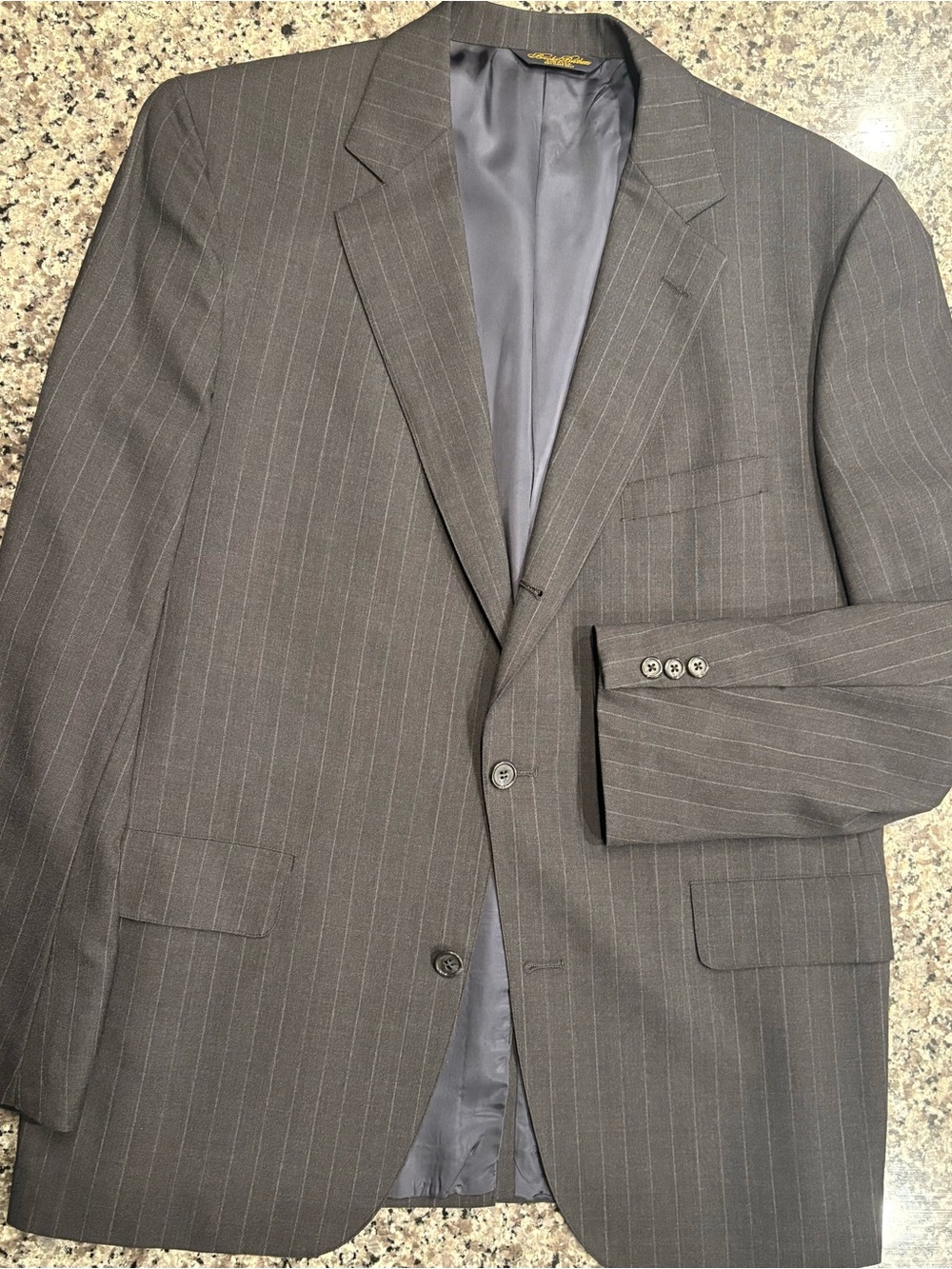Brooks Brothers Makers Brooksease Gray Charcoal Pinstripe Suit USA 100% Wool 42R